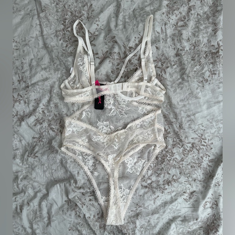 La Senza Lace Bodysuit - Picture 2 of 2